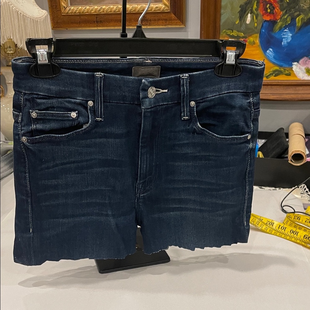 Mother Mid-Rise Waisted Looker Cutoff Denim Shorts Size 26 Tongue in Chic Wash